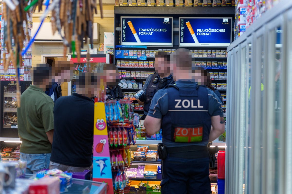 Behördeneinsatz auf der Berliner Straße: 800 Vapes sichergestellt